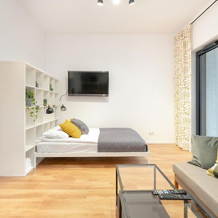 Cozy Studio With Balcony And Free Garage By Noclegi Renters ポズナン エクステリア 写真